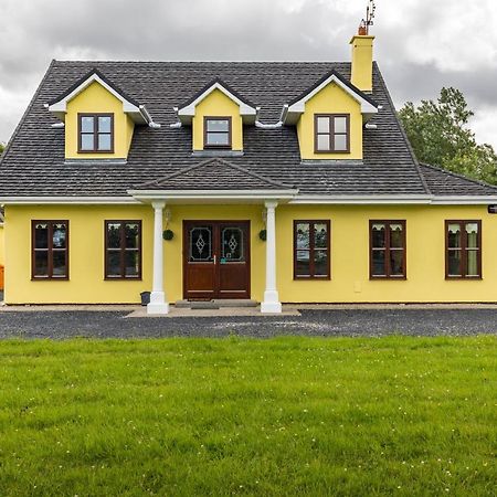 Yellow House Westport Bagian luar foto